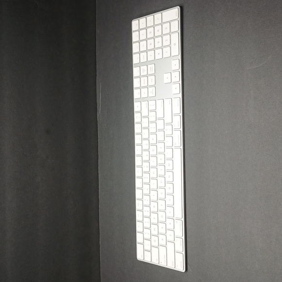 Apple Other - Apple Magic Keyboard Numeric Keypad Unisex OS Silver‎ A1843 Wireless Bluetooth